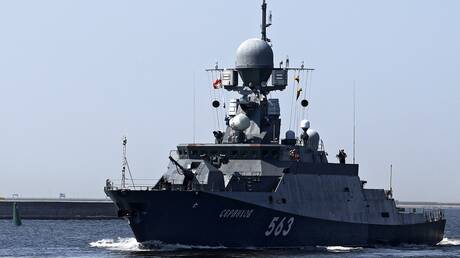 روسيا تختبر واحدة من أحدث سفنها الصاروخية الصغيرة